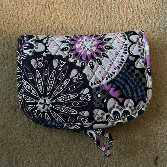 NWOT Vera Bradley hanging travel toiletries bag! Brand new! - Picture 2 of 3